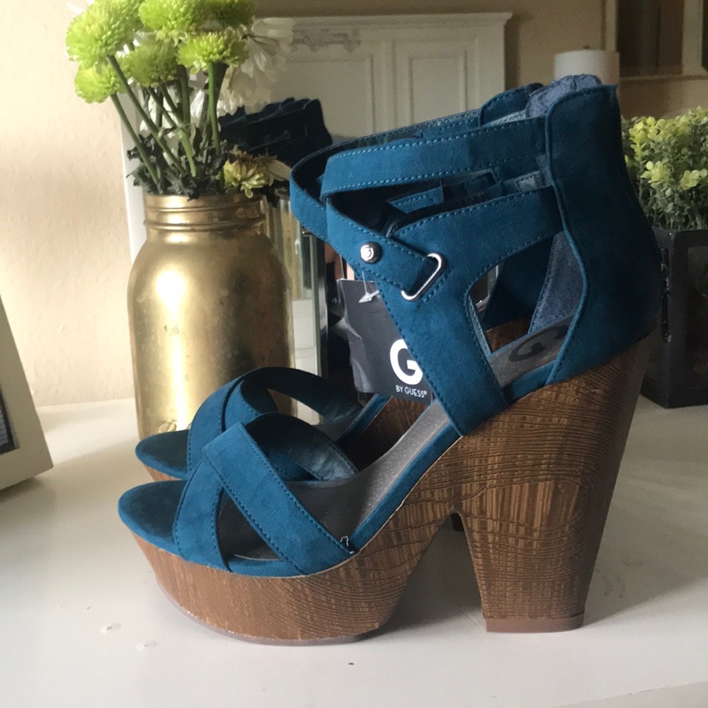 Brand new guess wedges